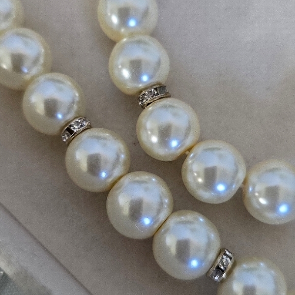 Elegant White Glass Pearl with Rhinestone Necklace Earrings and Bracelet Set - Picture 13 of 17